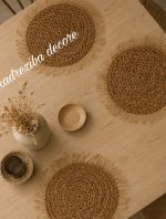 زیر بشقابی حصیری